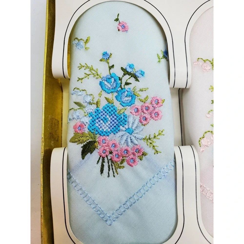 Vintage Floral Embroidered Handkerchiefs Hankies 100% Cotton 3 Pk Taiwan New